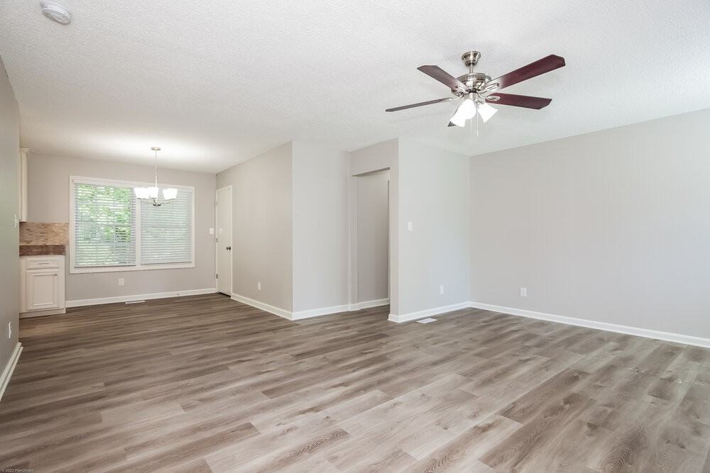 1415 Anderson St - Photo 6 of 17