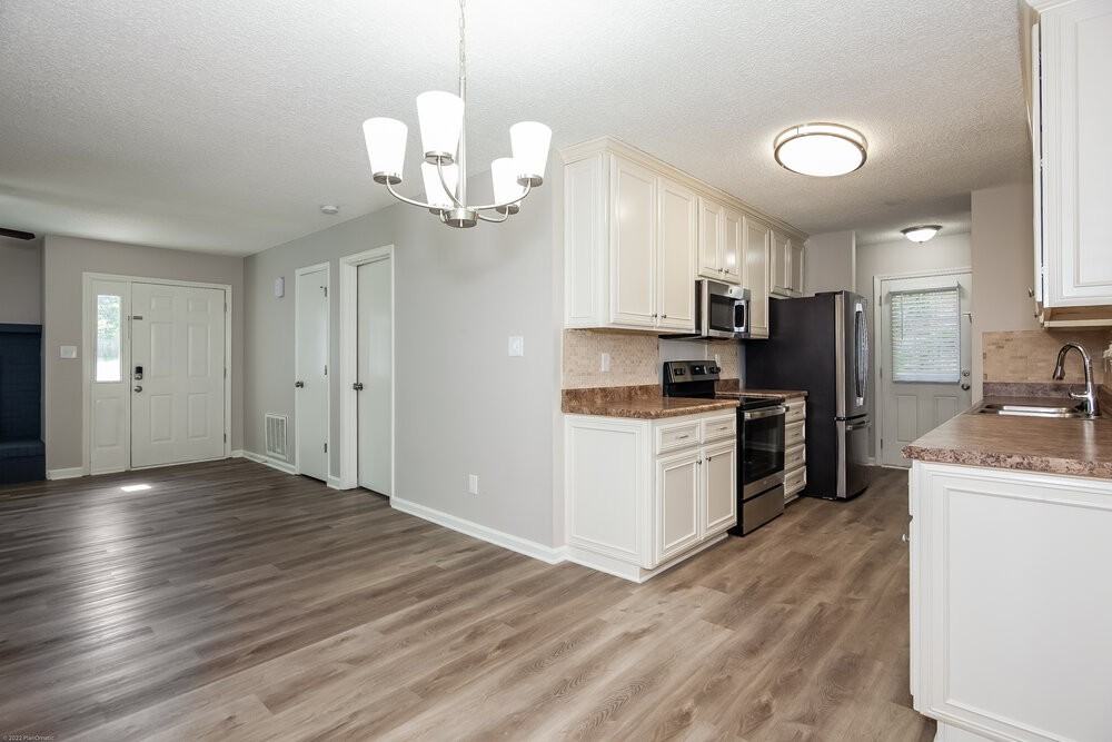 1415 Anderson St - Photo 7 of 17