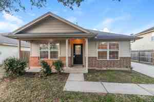 featured image of 1014 Vera Cruz Dr