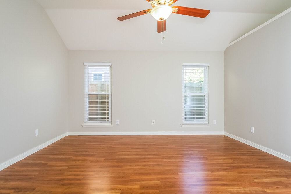 5033 Singing Hills Dr - Photo 4 of 16