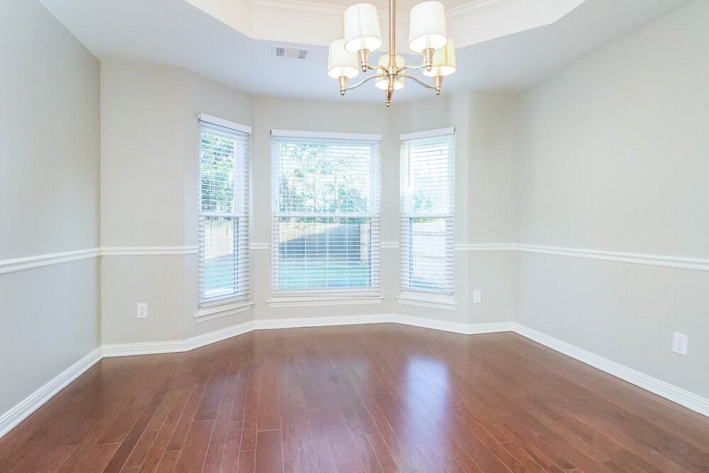 5033 Singing Hills Dr - Photo 5 of 16