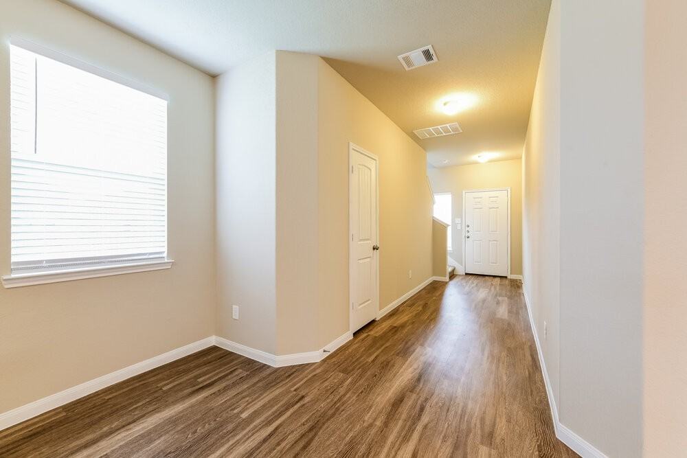 18606 Cooper Ravine Way - Photo 4 of 17