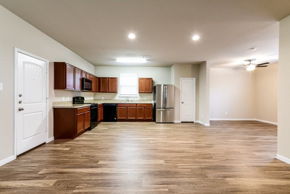 18606 Cooper Ravine Way - Photo 7 of 17