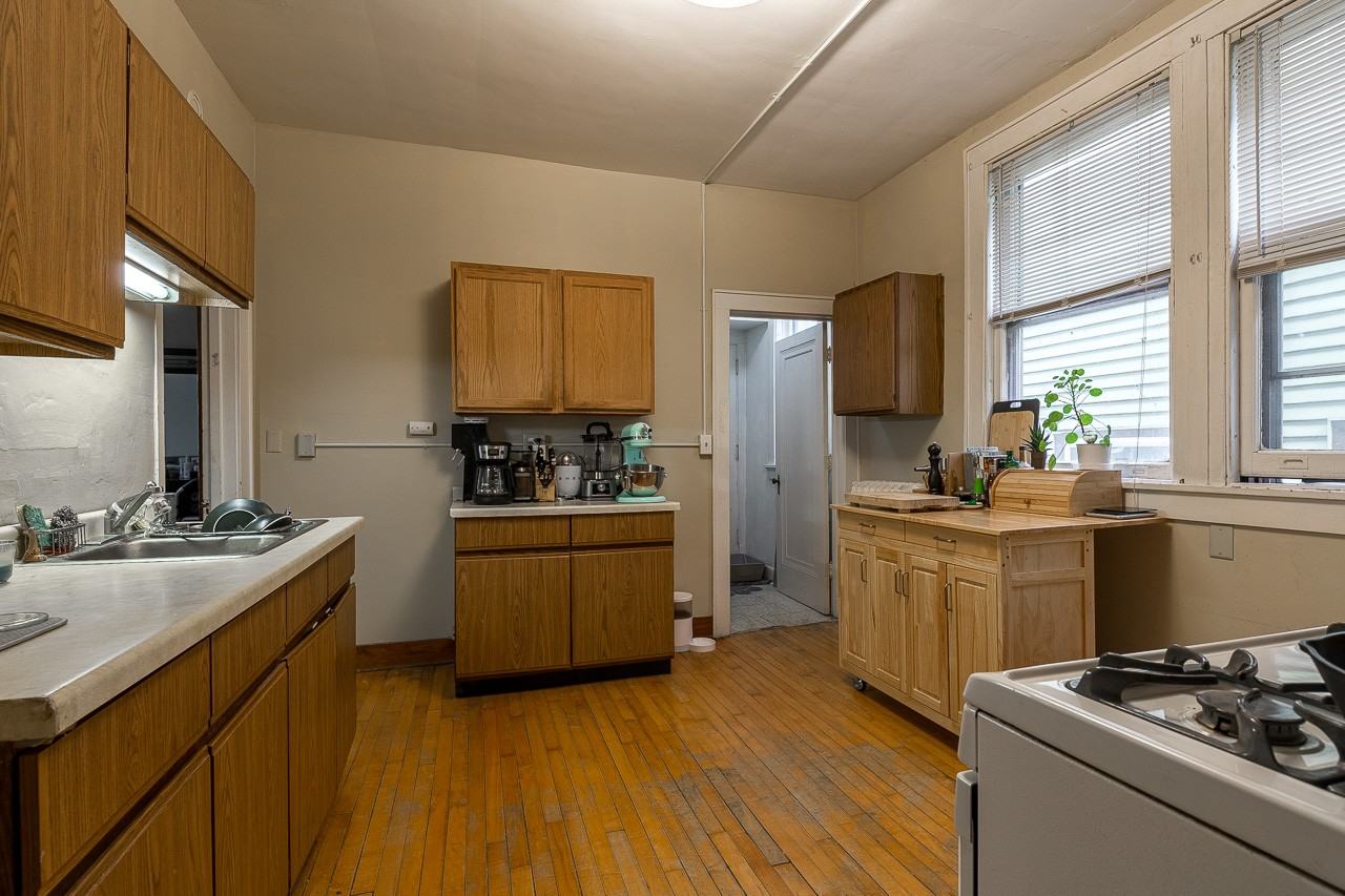 423 Washburn Pl #423 - Photo 2 of 11