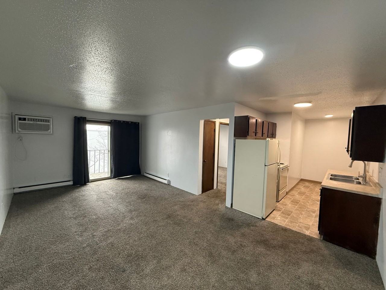 Crossroad Apartments - Photo 3 of 16