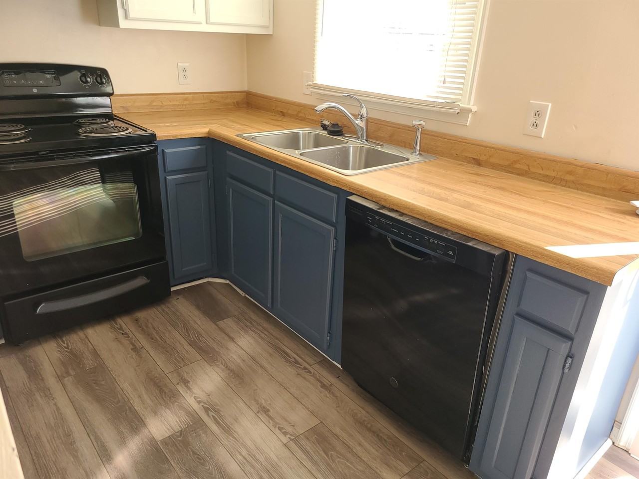 4016 Reese Dr S #1 - Photo 3 of 12