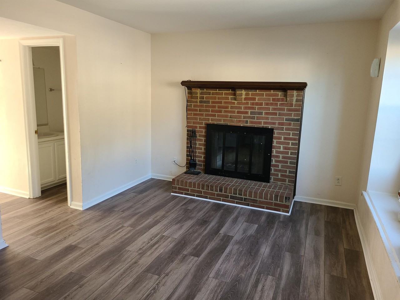 4016 Reese Dr S #1 - Photo 4 of 12