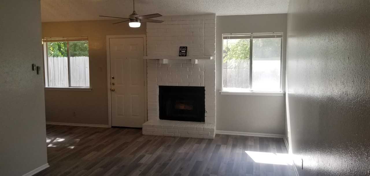 1109 Wales Dr #1 - Photo 2 of 11