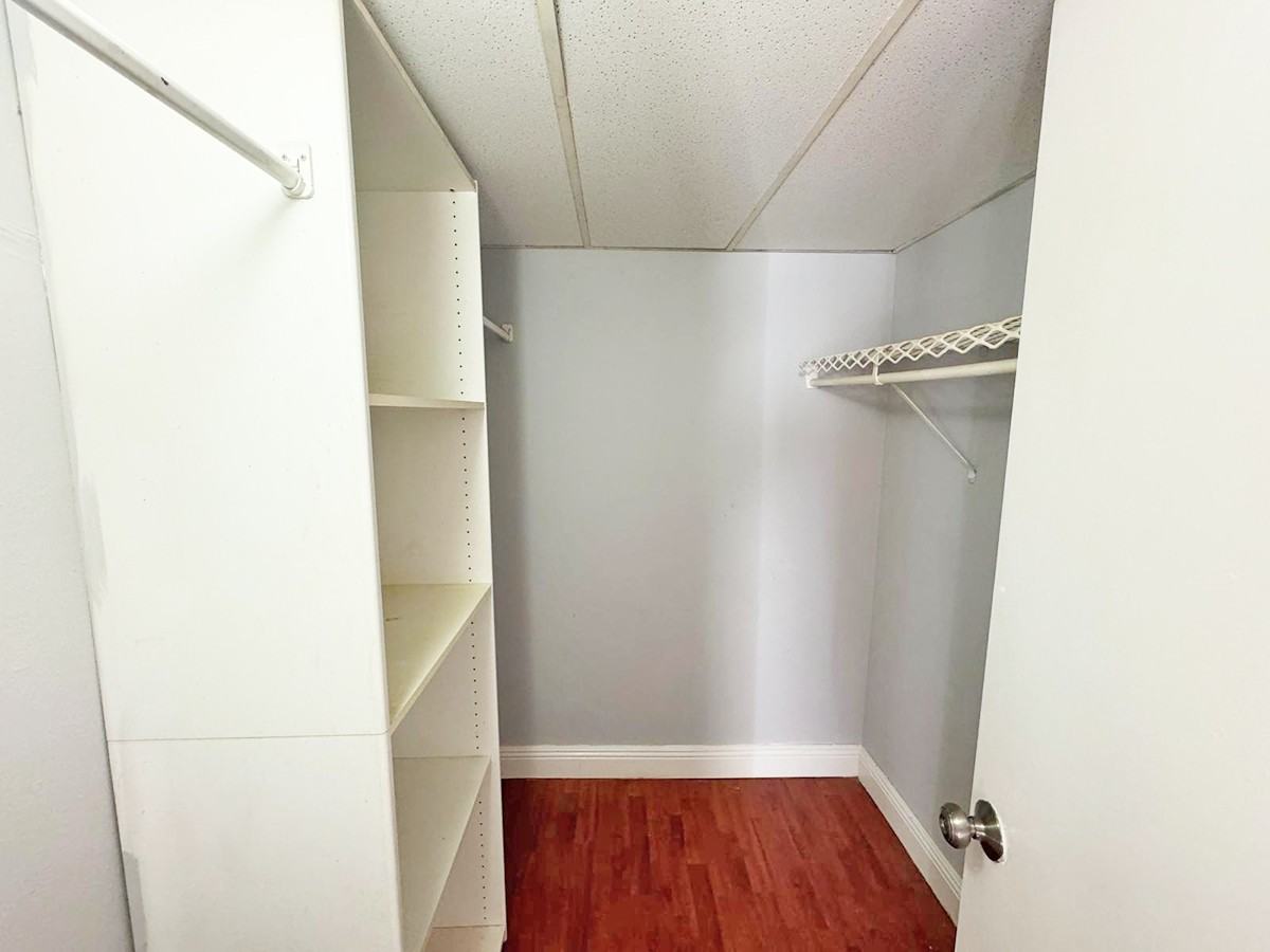 4457 Treehouse Ln Apt 14c #14C - Photo 6 of 16