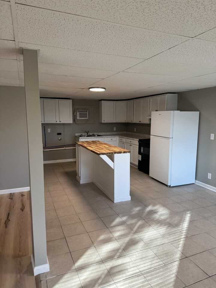 3318 Charleston Road - B Downstairs #B - Photo 2 of 12