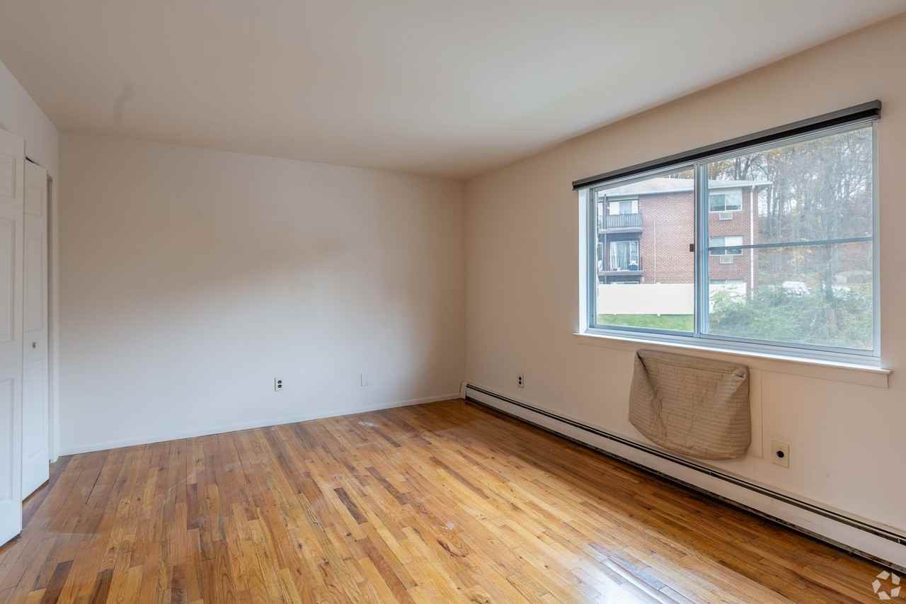 Parkside Apartments at Croton On Hudson - Photo 2 of 17