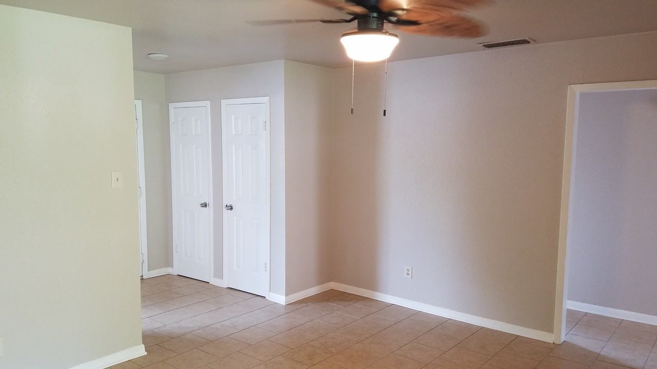 418 Cottonwood Dr #1 - Photo 2 of 14