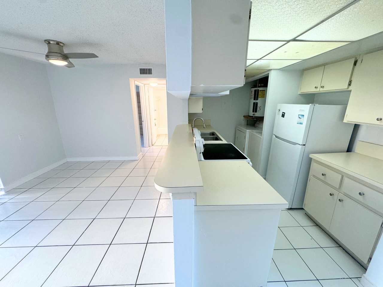 4403 Treehouse Ln Apt 26c #26C - Photo 4 of 17