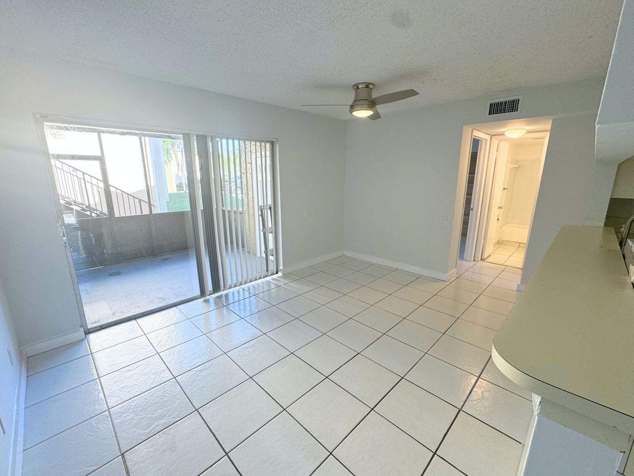 4403 Treehouse Ln Apt 26c #26C - Photo 5 of 17