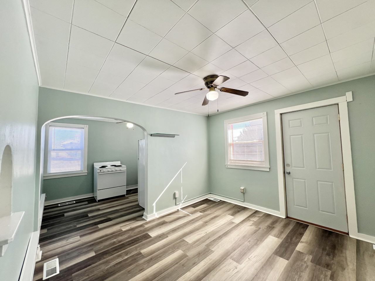 15 Swift St #B - Photo 4 of 10