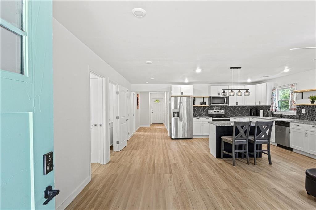 1077 Peeples St Sw - Photo 4 of 36