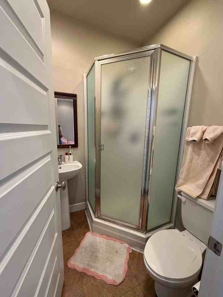 608 E 2nd - Photo 7 of 15