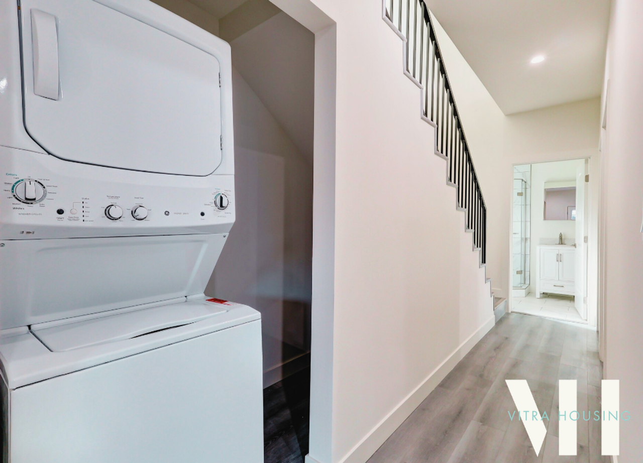 1030 West Apartments: Two, Four, & Five Bedrooms Near USC Campus! - Photo 4 of 33