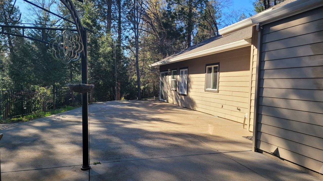 18449 Shasta Dam Way #1 - Photo 3 of 50