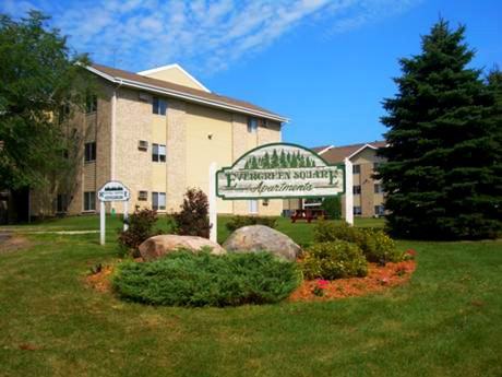 913 6th Ave Ne - Photo 3 of 5