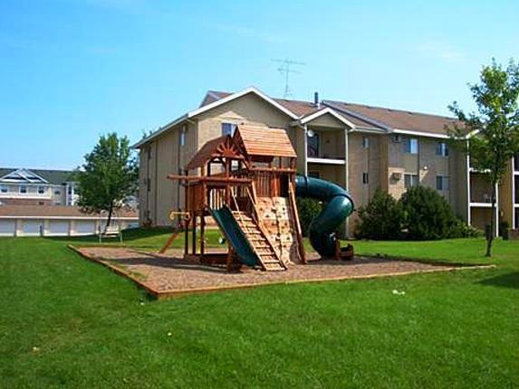 913 6th Ave Ne - Photo 4 of 5