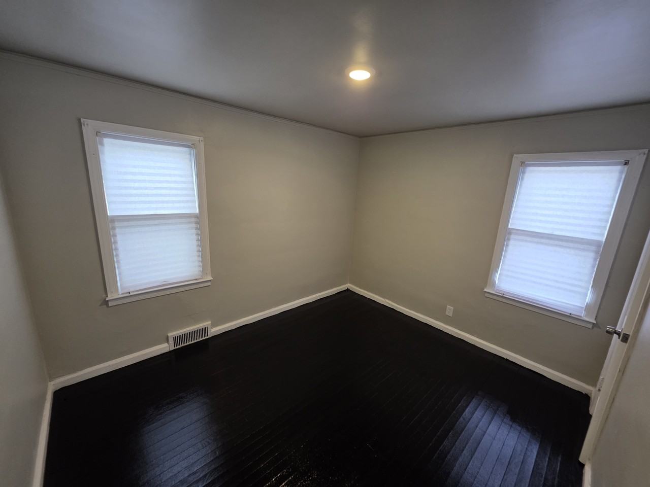 15825 Fairmount Dr #1 - Photo 3 of 22