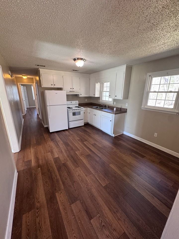 112 Ashcroft Dr #1 - Photo 2 of 11