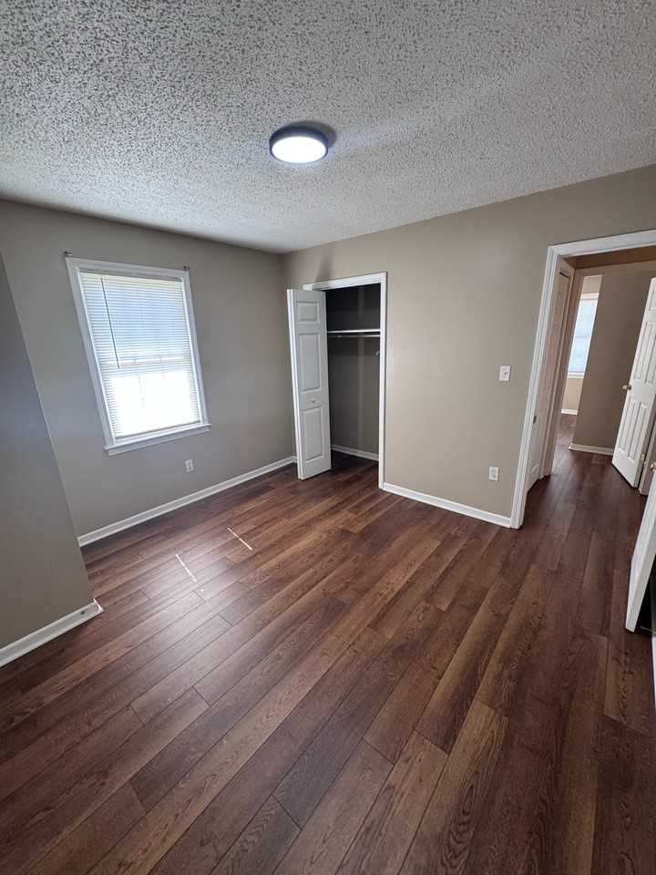 112 Ashcroft Dr #1 - Photo 3 of 11