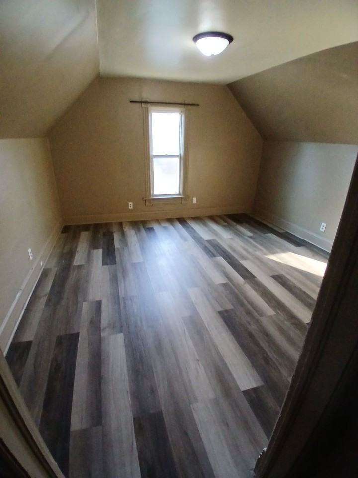 1248 Ferguson St #2 - Photo 5 of 7