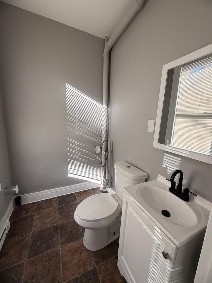 77 Shepard St #1 - Photo 5 of 7