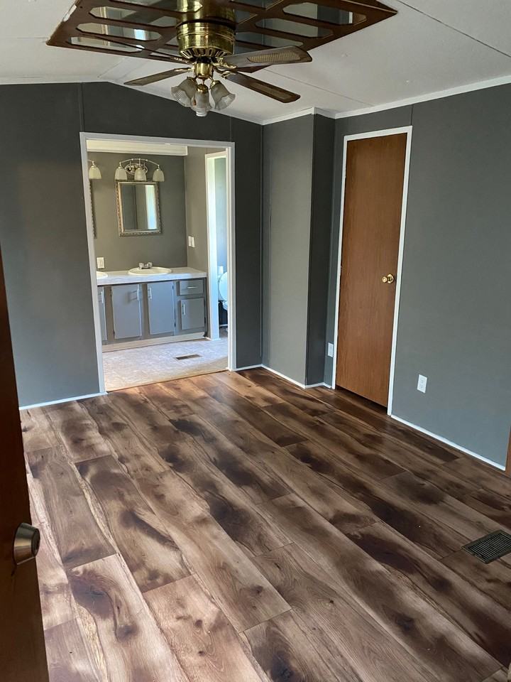 Copperhead Row Mobile Home Park - 114114 Yvonne Court - Photo 4 of 5