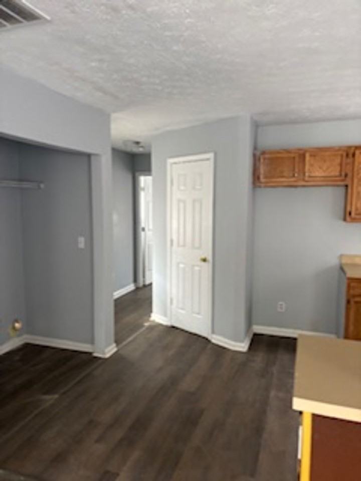 1400 Standard Village Cir - Photo 2 of 16