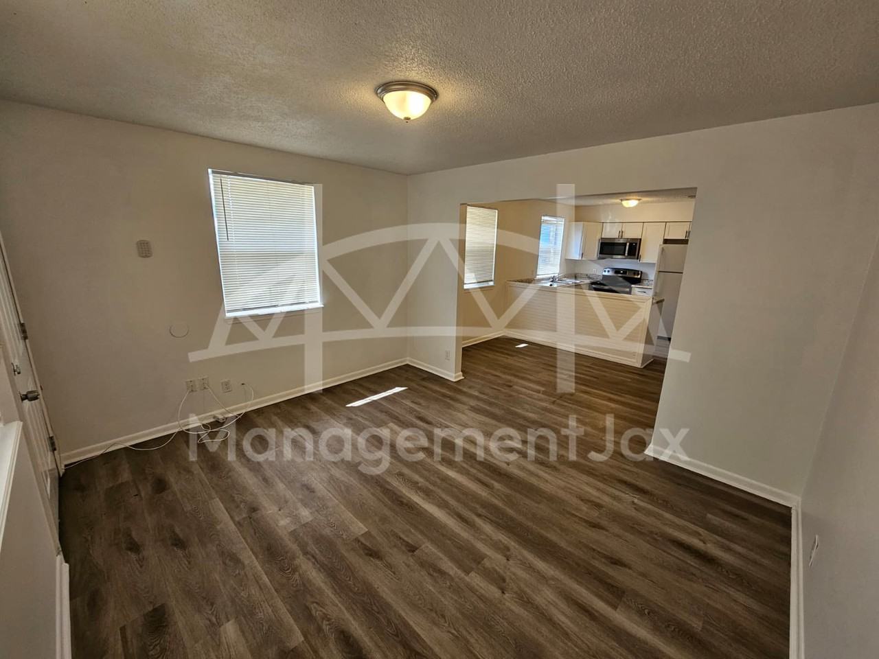1417 W 23rd St #1 - Photo 3 of 14