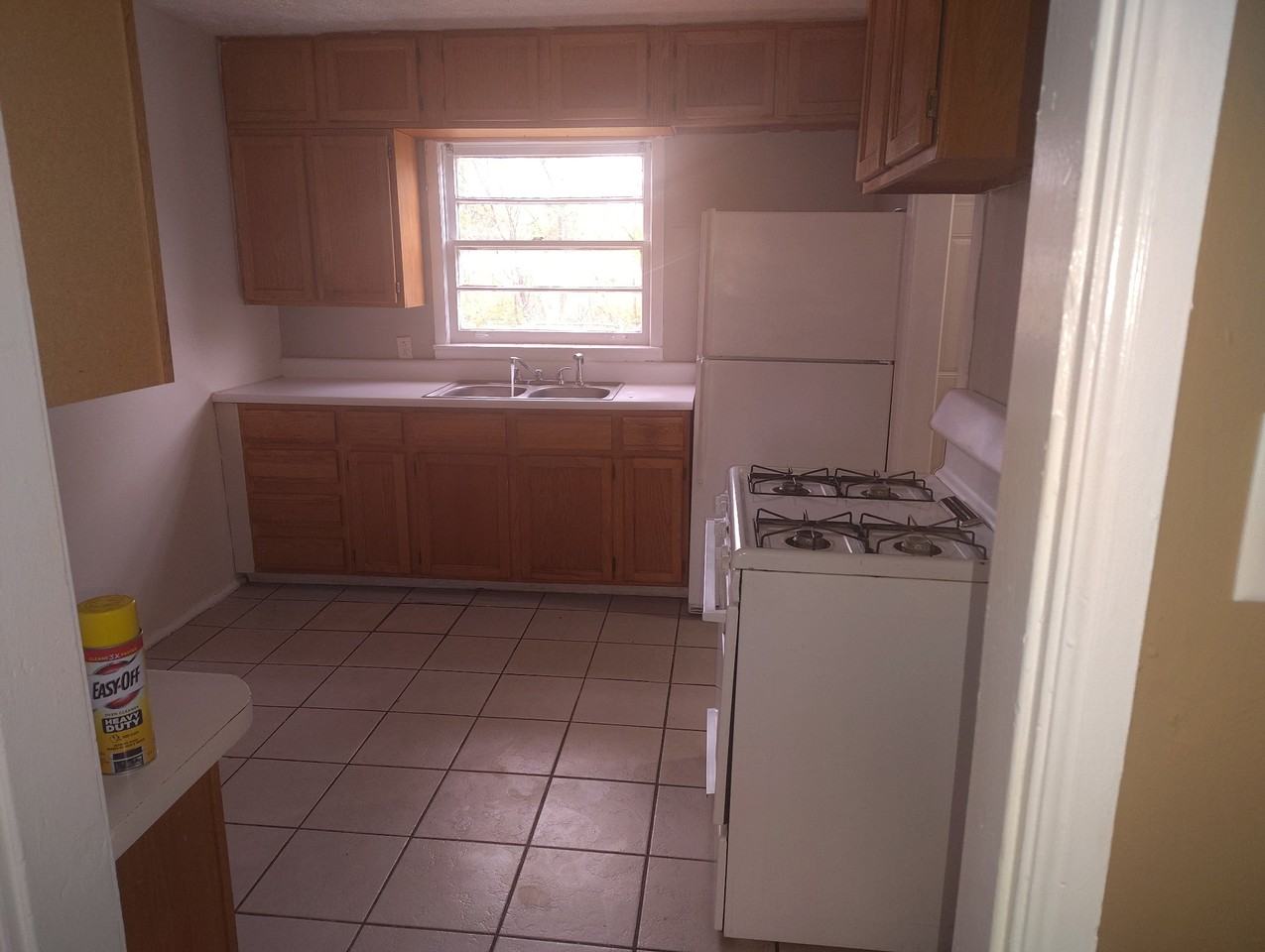 427 S 27th St #2 - Photo 3 of 7