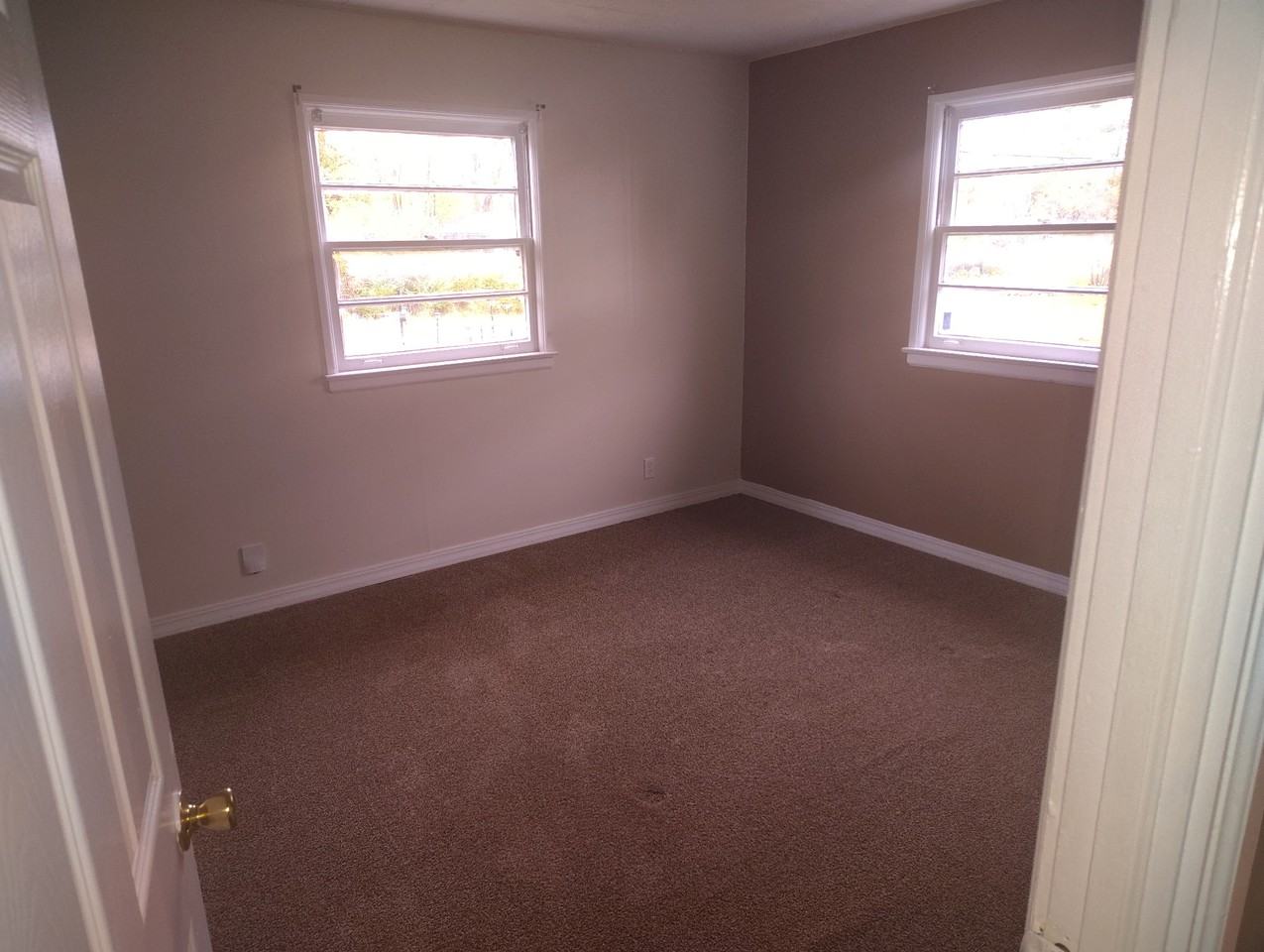 427 S 27th St #2 - Photo 5 of 7