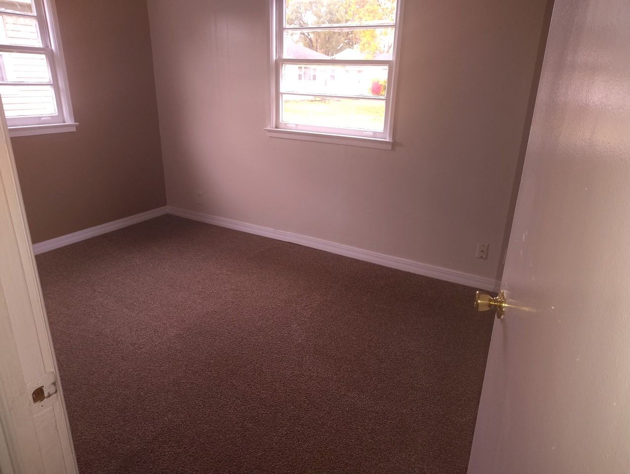 427 S 27th St #2 - Photo 6 of 7