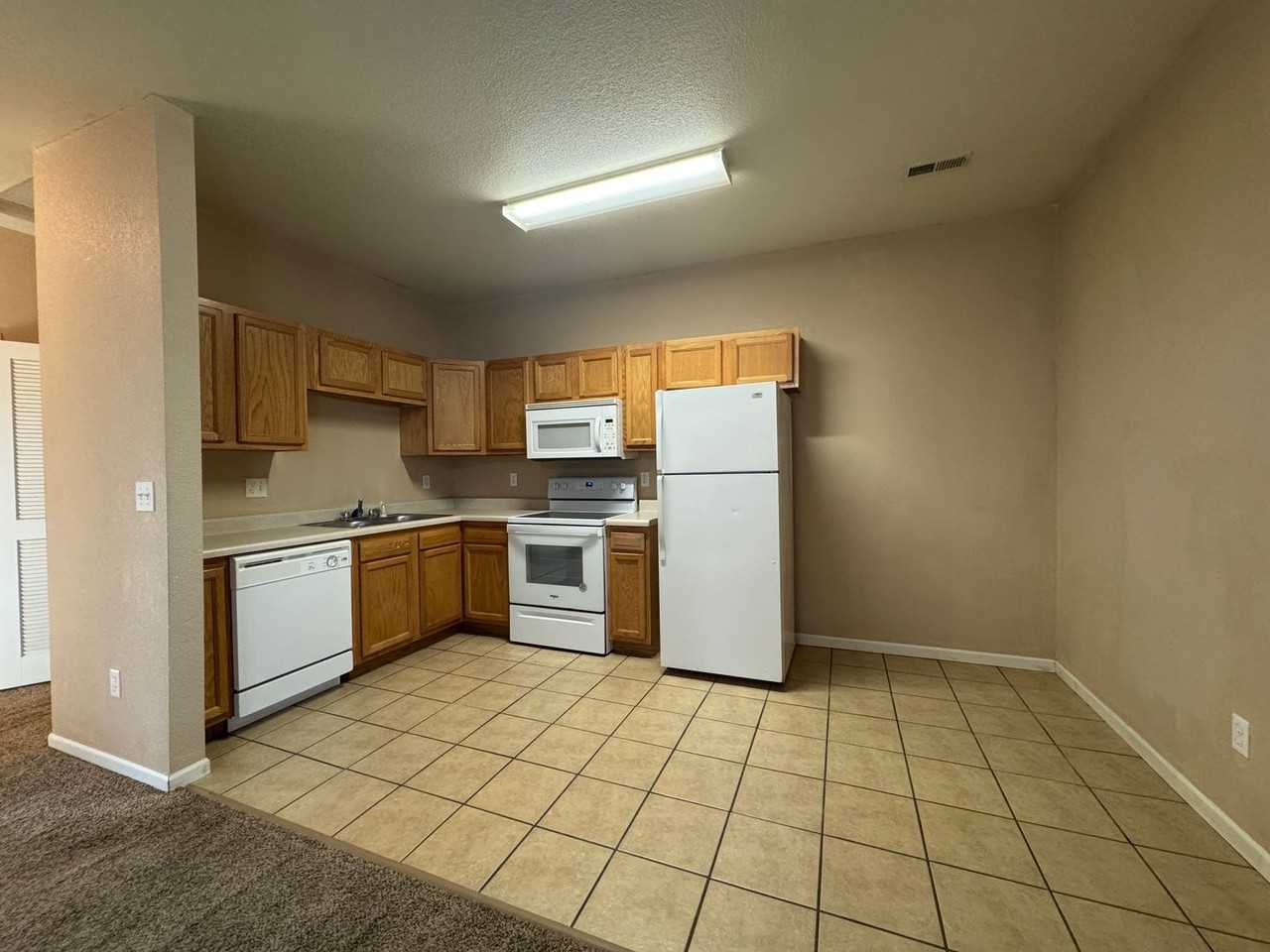 16711 Hunters Ridge - Photo 4 of 11