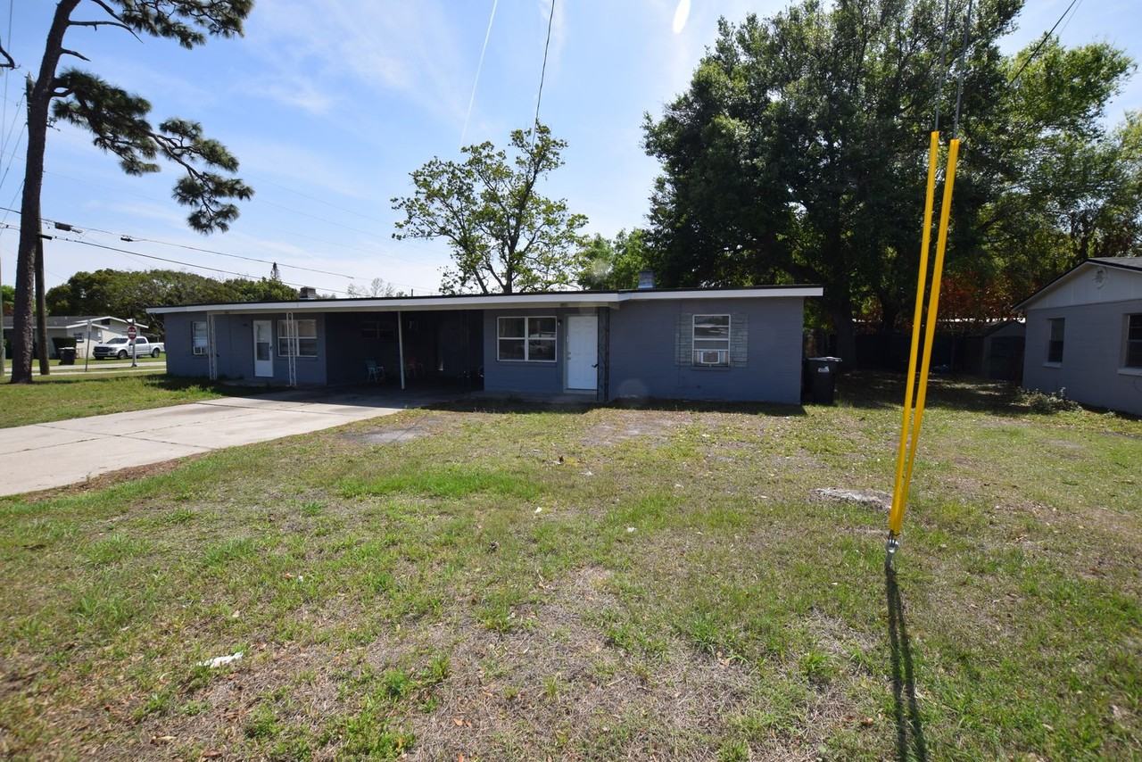 104 W Lancaster Rd - Photo 3 of 24