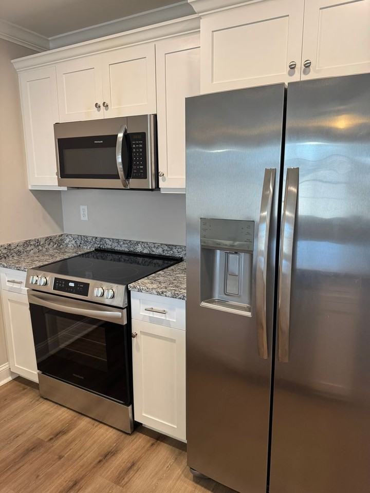 1006 10th Ave Ne - Photo 6 of 27