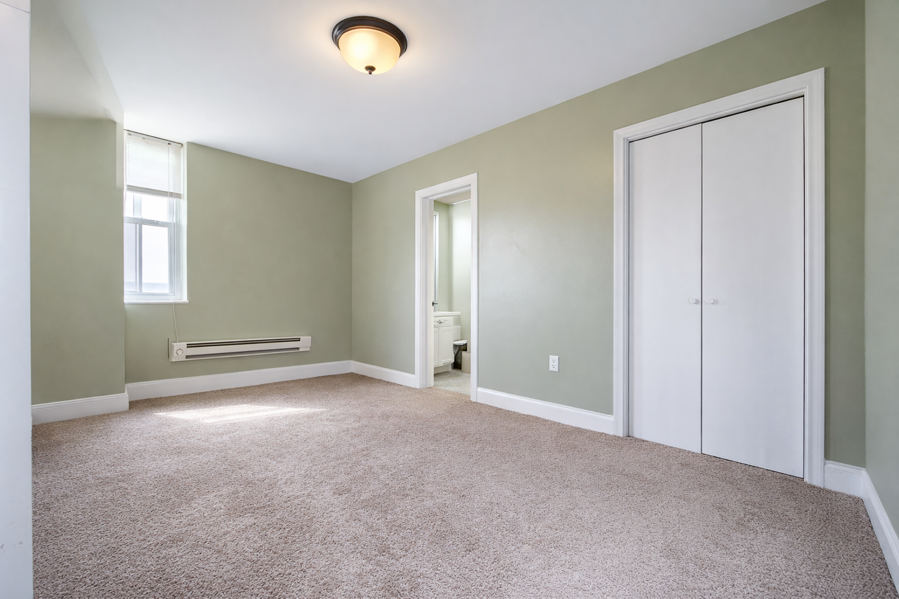 4651 CENTRE AVEAPT 37 #37 - Photo 3 of 6