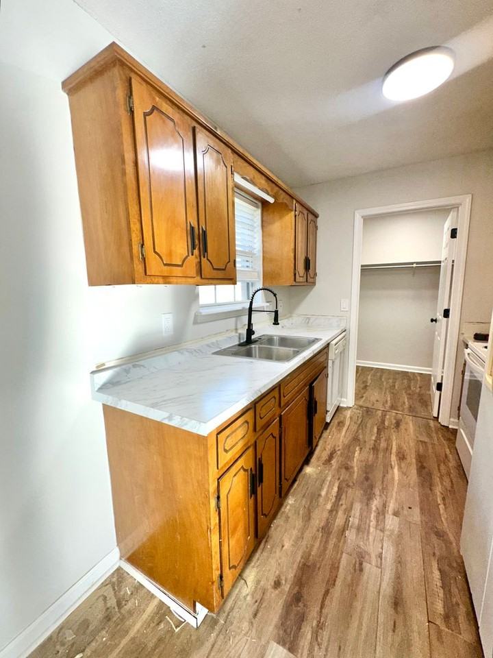 740 Carmack Ct - Photo 7 of 26