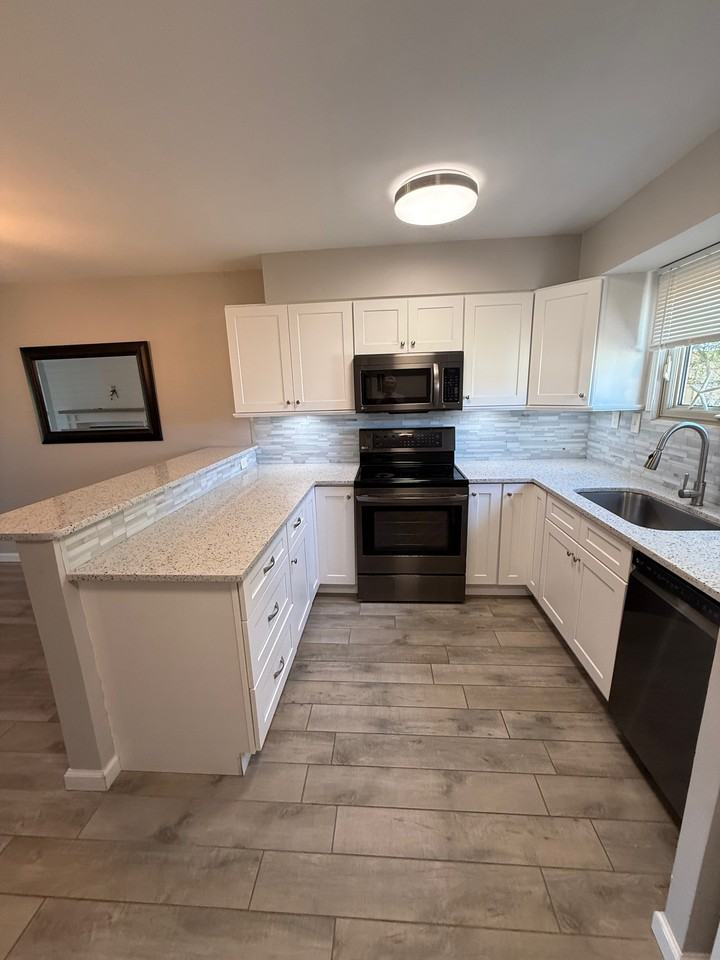 4300 Bay Point Rd #1 - Photo 3 of 10