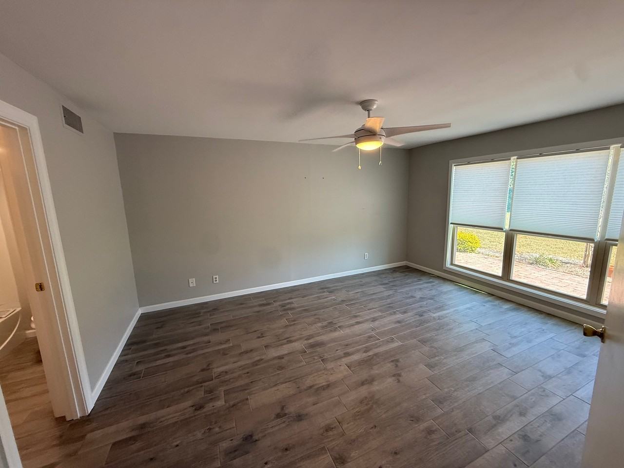 4300 Bay Point Rd #1 - Photo 4 of 10