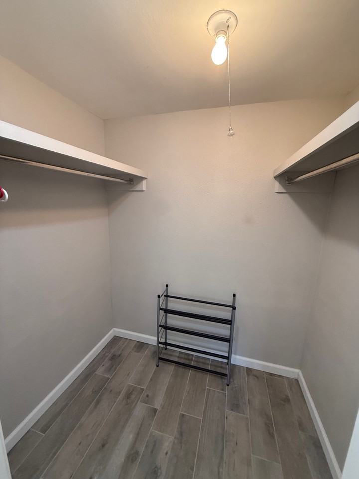 4300 Bay Point Rd #1 - Photo 6 of 10