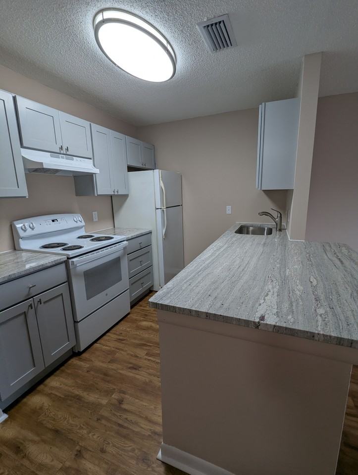 6840 Blue Heron Blvd #101 - Photo 2 of 19