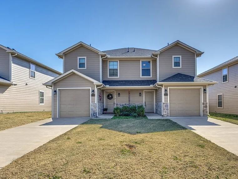 232 W Lake St #1 - Photo 2 of 20