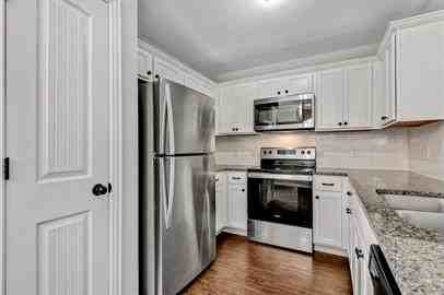 232 W Lake St #1 - Photo 6 of 20