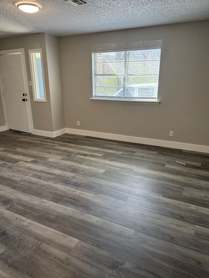 Madill - Photo 4 of 13