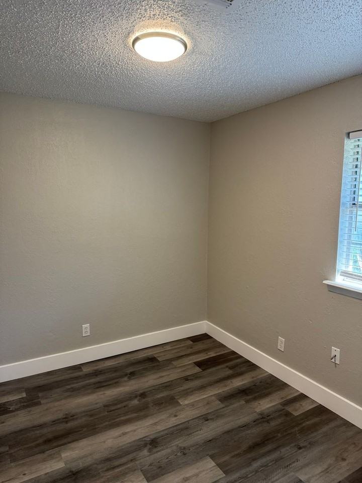 Madill - Photo 6 of 13