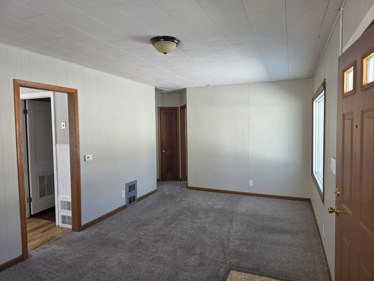 1421 43rd St - Photo 2 of 17